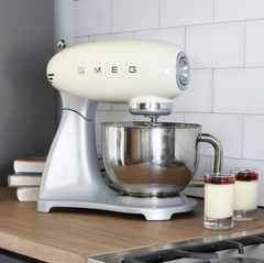 Batidora Smeg Stand Mixer Crema